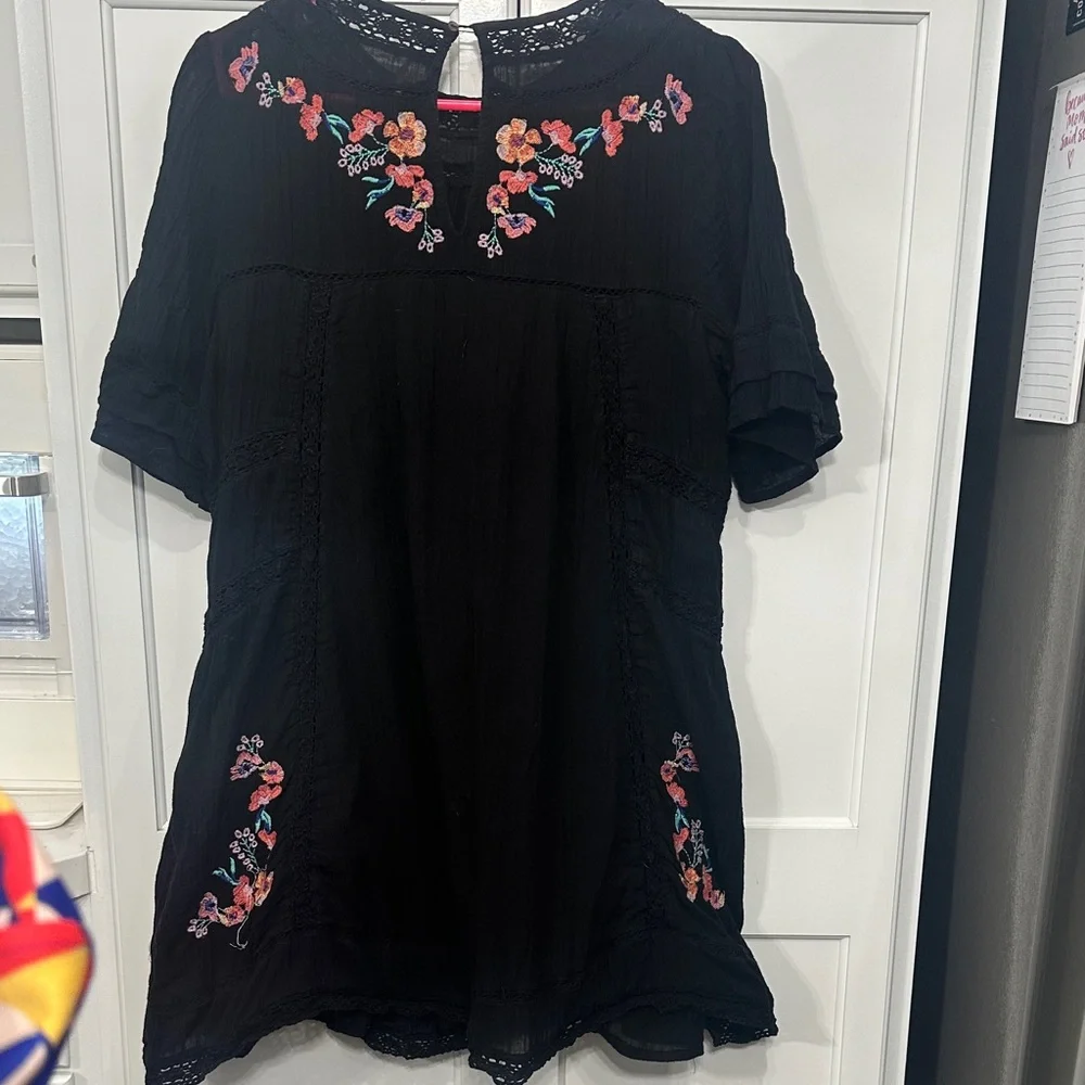 Perfectly Victorian Dress in Black
FREE PEOPLE - Picture 3 of 7